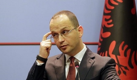 albanos ypoyrgos ekswterikwn 01