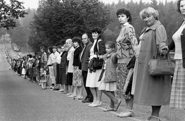 9 Νοεμβρίου 1989: Η μέρα που έπεσε το Τείχος 9 Νοεμβρίου 1989: Η μέρα που έπεσε το Τείχος