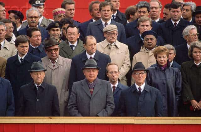 9 Νοεμβρίου 1989: Η μέρα που έπεσε το Τείχος 9 Νοεμβρίου 1989: Η μέρα που έπεσε το Τείχος
