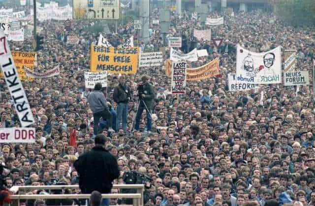 9 Νοεμβρίου 1989: Η μέρα που έπεσε το Τείχος 9 Νοεμβρίου 1989: Η μέρα που έπεσε το Τείχος